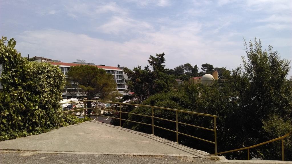 Banjol Apartment Ella מראה חיצוני תמונה